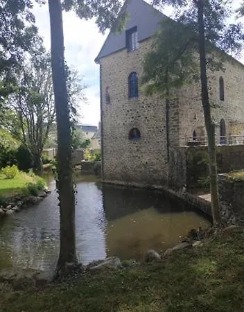 Homestay Le Moulin De Meral Montsurs